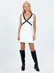 Yaralla Mini Dress White / Black